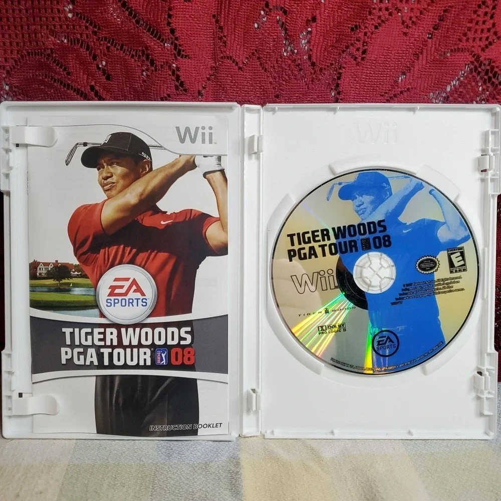 EA Sports Tiger Woods PGA Tour 08 Nintendo Wii Game White Sports Golf Video Game